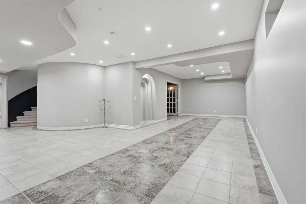 91 Patterson Crescent SW Calgary AB T3J 2B9