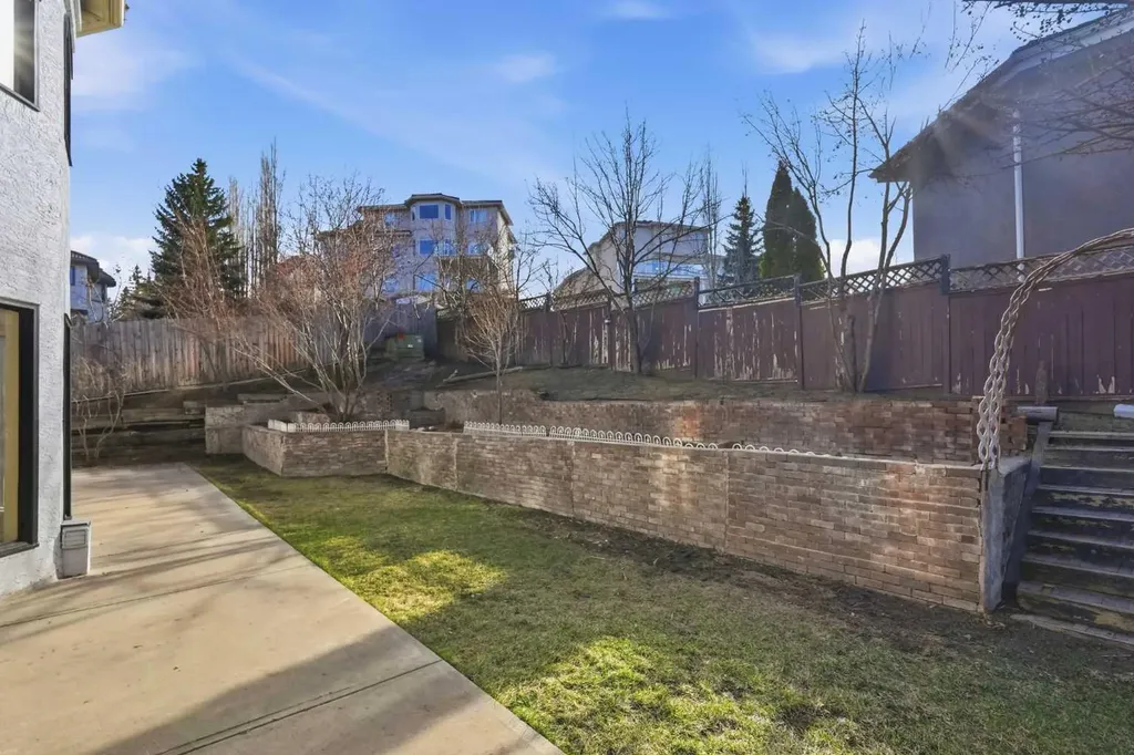 91 Patterson Crescent SW Calgary AB T3J 2B9