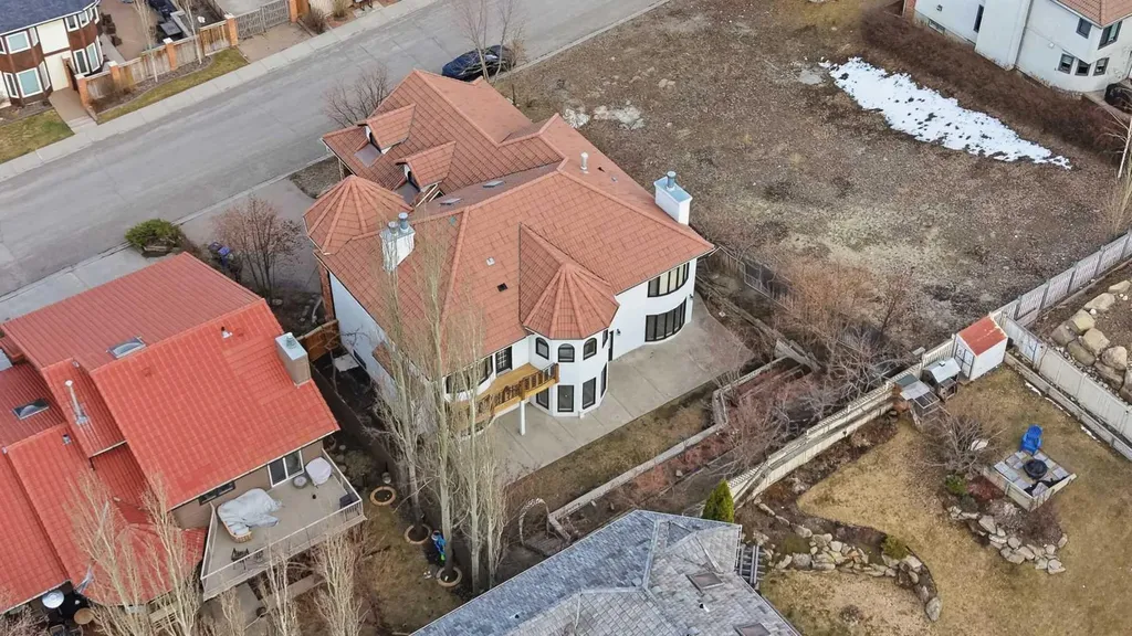 91 Patterson Crescent SW Calgary AB T3J 2B9