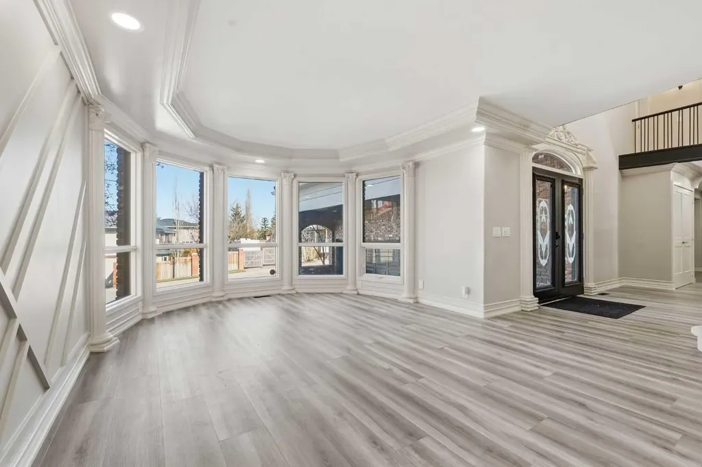 91 Patterson Crescent SW Calgary AB T3J 2B9