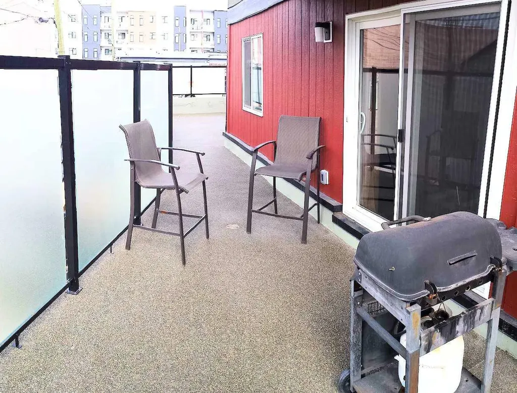 1915 26 Street SW Calgary AB T3E 2A2