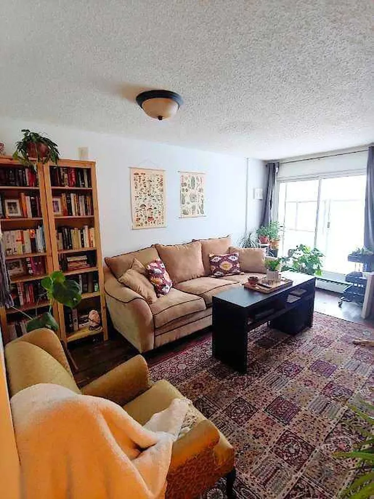 1915 26 Street SW Calgary AB T3E 2A2