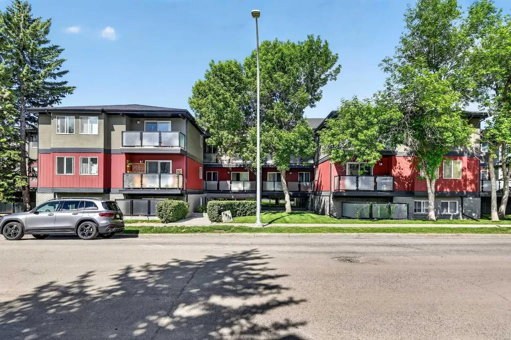 1915 26 Street SW Calgary AB T3E 2A2