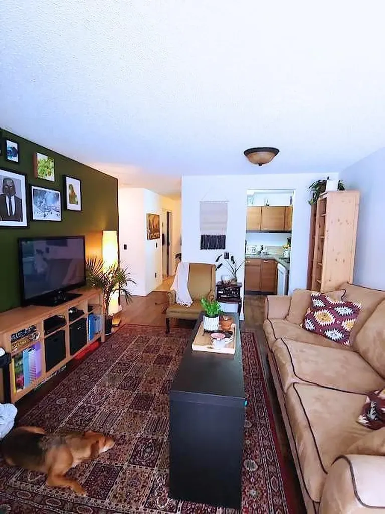 1915 26 Street SW Calgary AB T3E 2A2