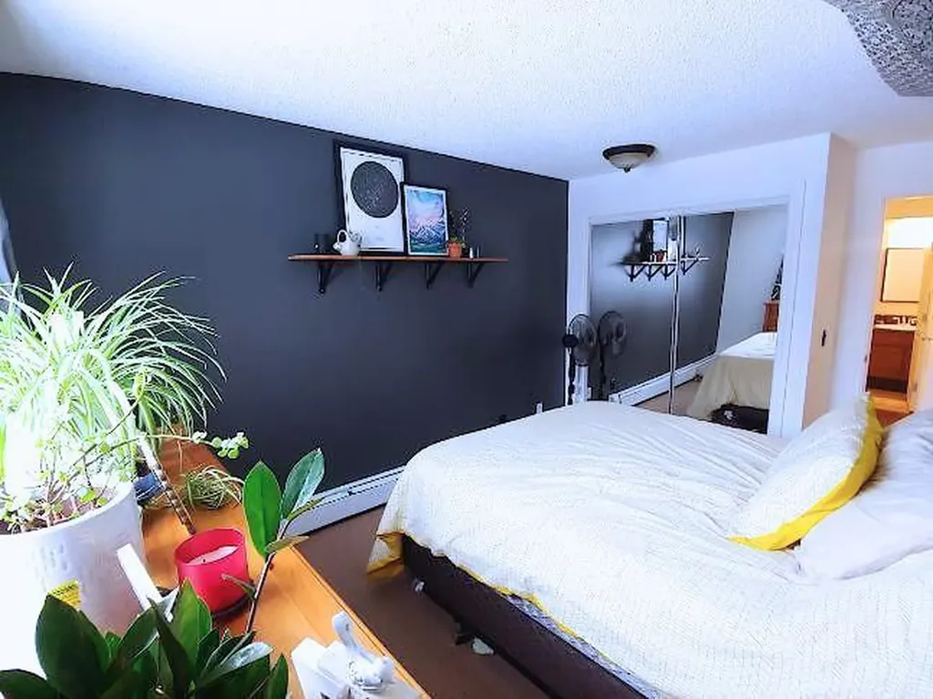 1915 26 Street SW Calgary AB T3E 2A2