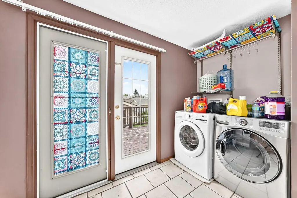 79 Castledale Way NE Calgary AB T3J 1X6
