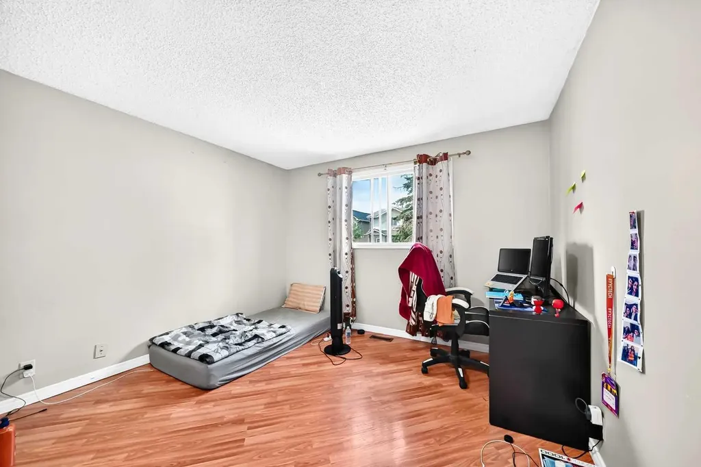 79 Castledale Way NE Calgary AB T3J 1X6