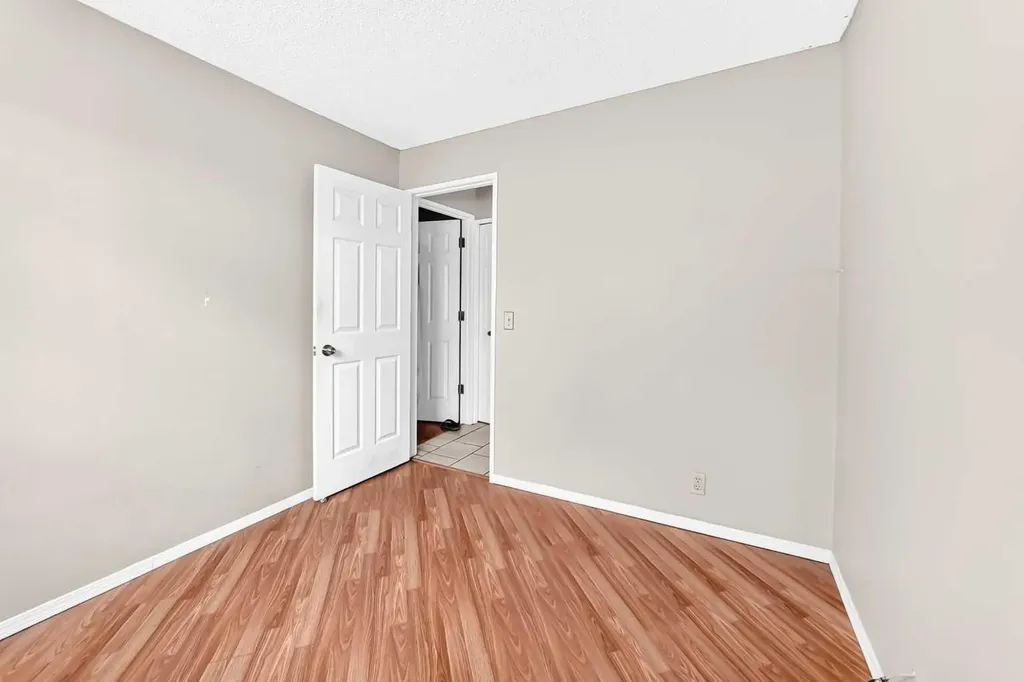79 Castledale Way NE Calgary AB T3J 1X6