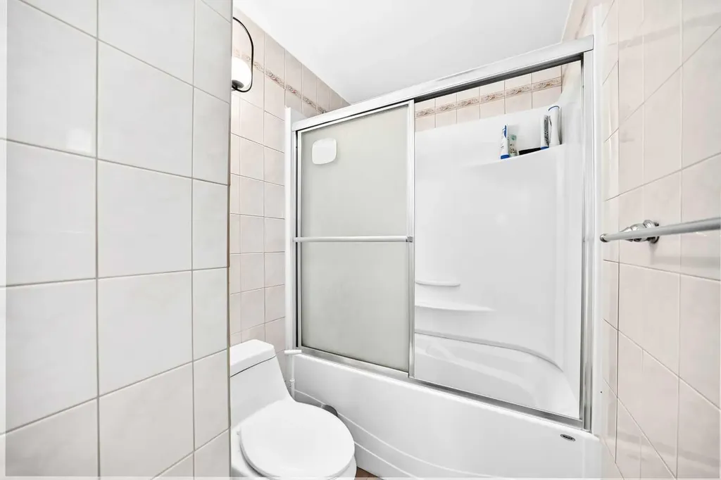 79 Castledale Way NE Calgary AB T3J 1X6