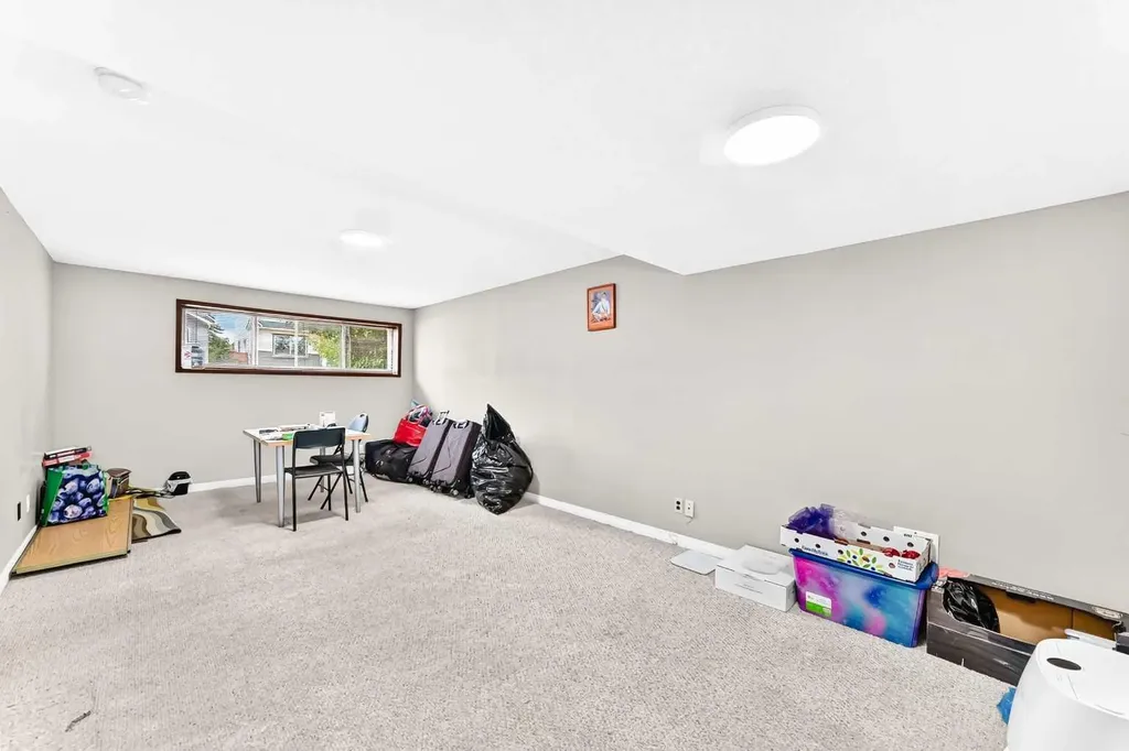 79 Castledale Way NE Calgary AB T3J 1X6