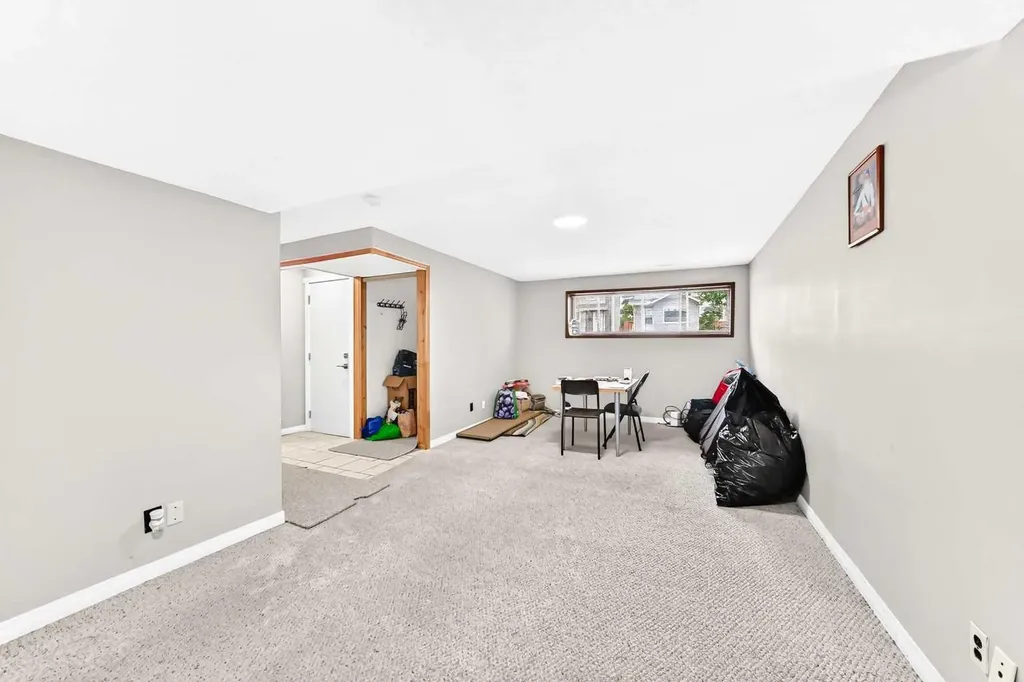 79 Castledale Way NE Calgary AB T3J 1X6