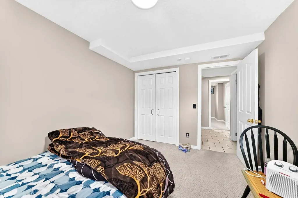 79 Castledale Way NE Calgary AB T3J 1X6