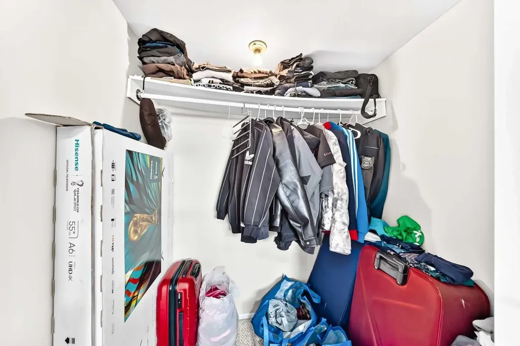 79 Castledale Way NE Calgary AB T3J 1X6