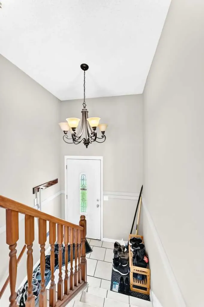 79 Castledale Way NE Calgary AB T3J 1X6