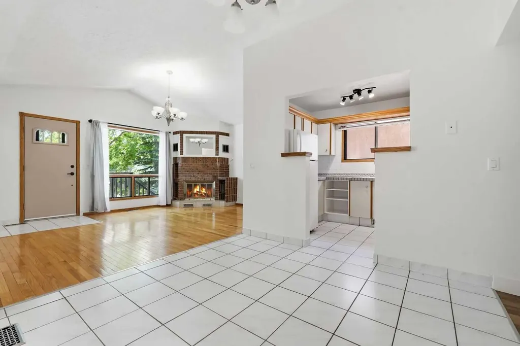 4205 16 Street SW Calgary AB T2T 4H8