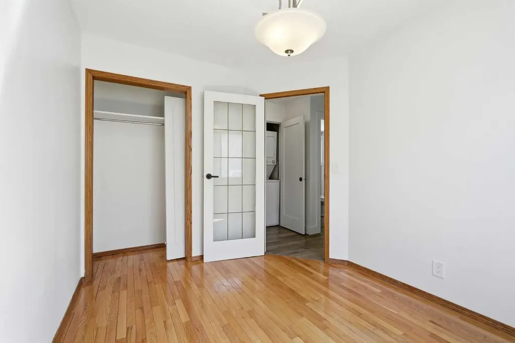 4205 16 Street SW Calgary AB T2T 4H8