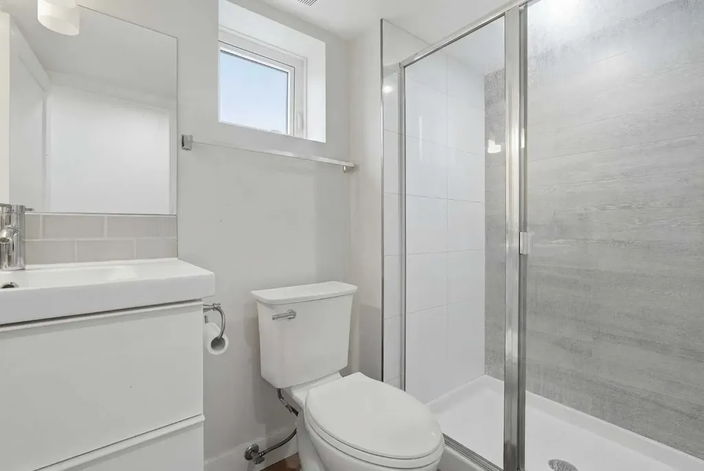 4205 16 Street SW Calgary AB T2T 4H8