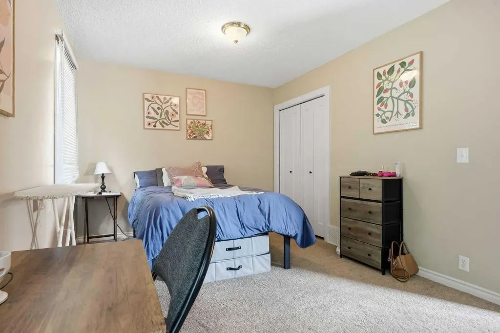 4205 16 Street SW Calgary AB T2T 4H8