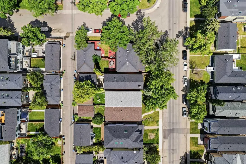 4205 16 Street SW Calgary AB T2T 4H8