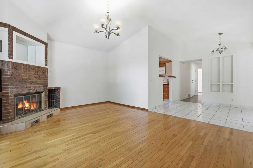 4205 16 Street SW Calgary AB T2T 4H8