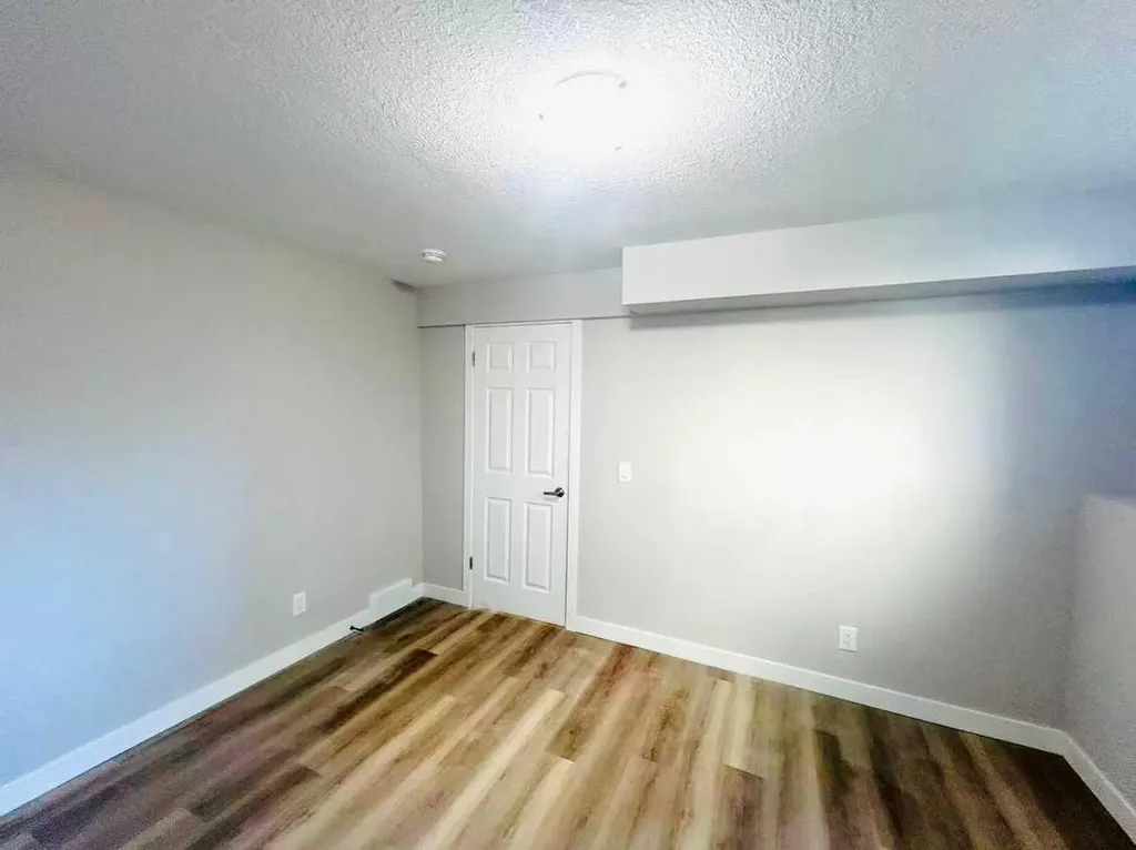 22 Baywater Cape SW Airdrie AB T4B0B3