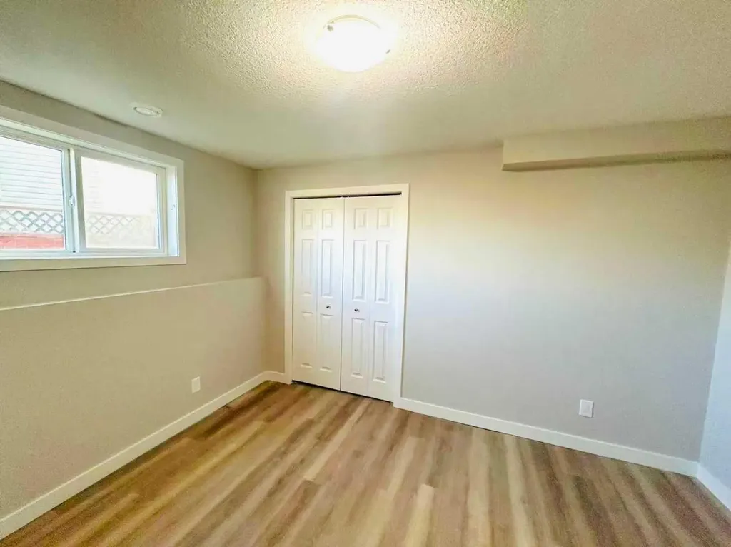 22 Baywater Cape SW Airdrie AB T4B0B3
