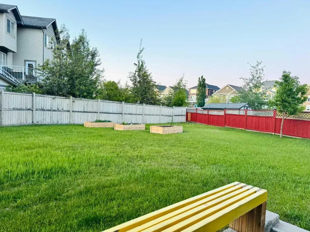 22 Baywater Cape SW Airdrie AB T4B0B3