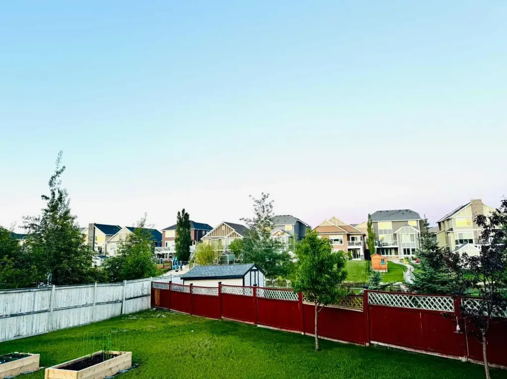 22 Baywater Cape SW Airdrie AB T4B0B3