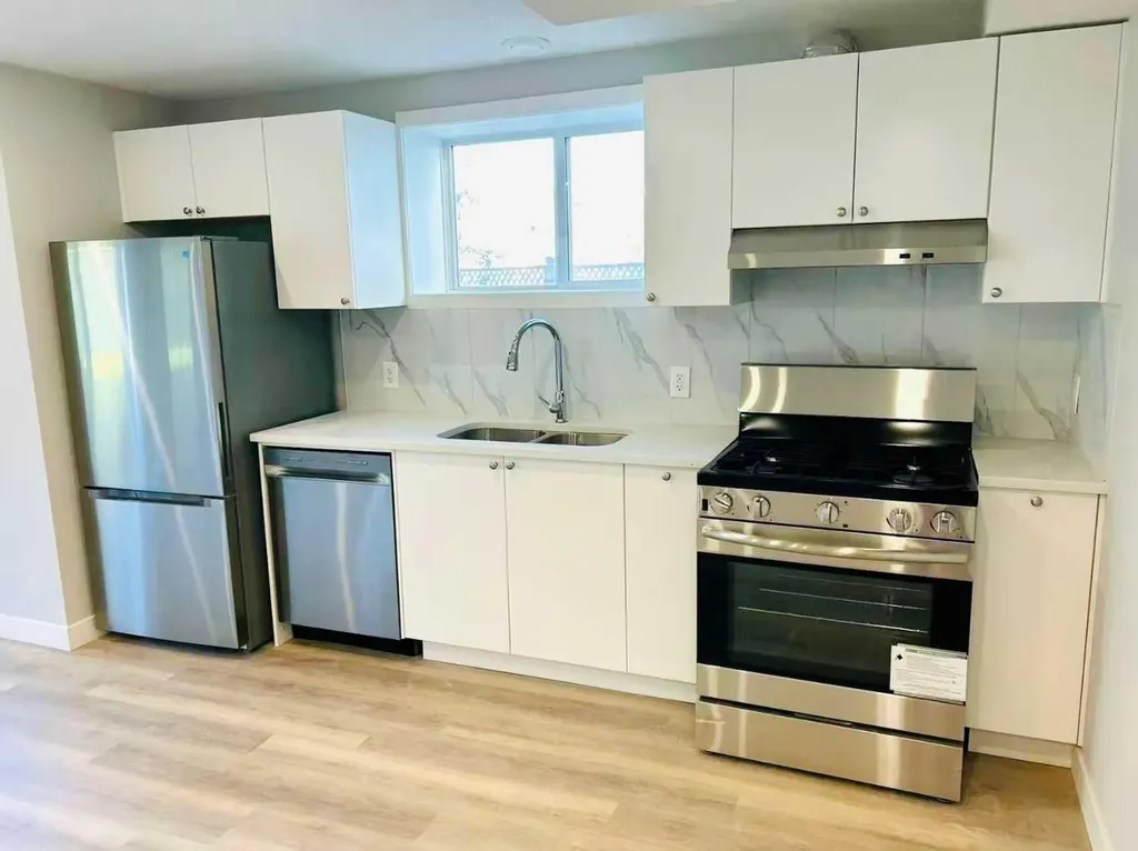 22 Baywater Cape SW Airdrie AB T4B0B3