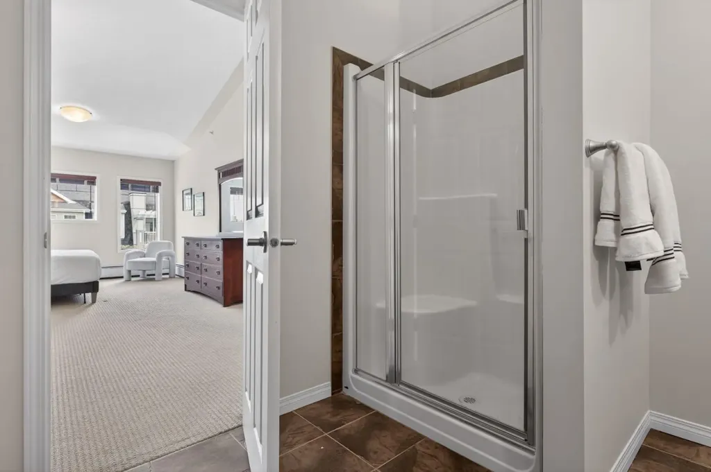 2416 Erlton Street SW Calgary AB T2S3B7
