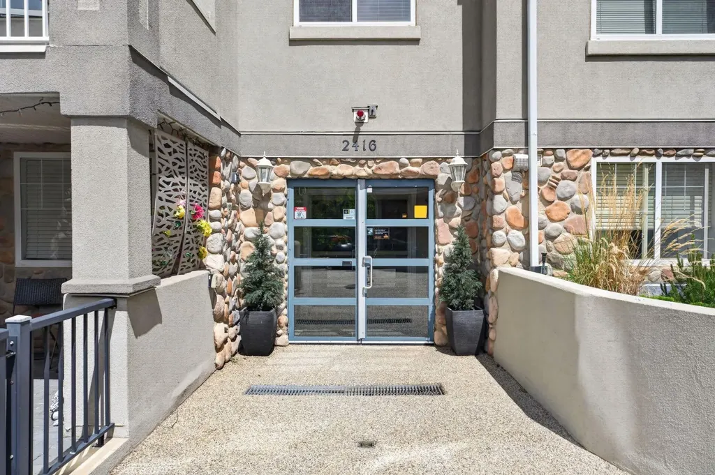 2416 Erlton Street SW Calgary AB T2S3B7