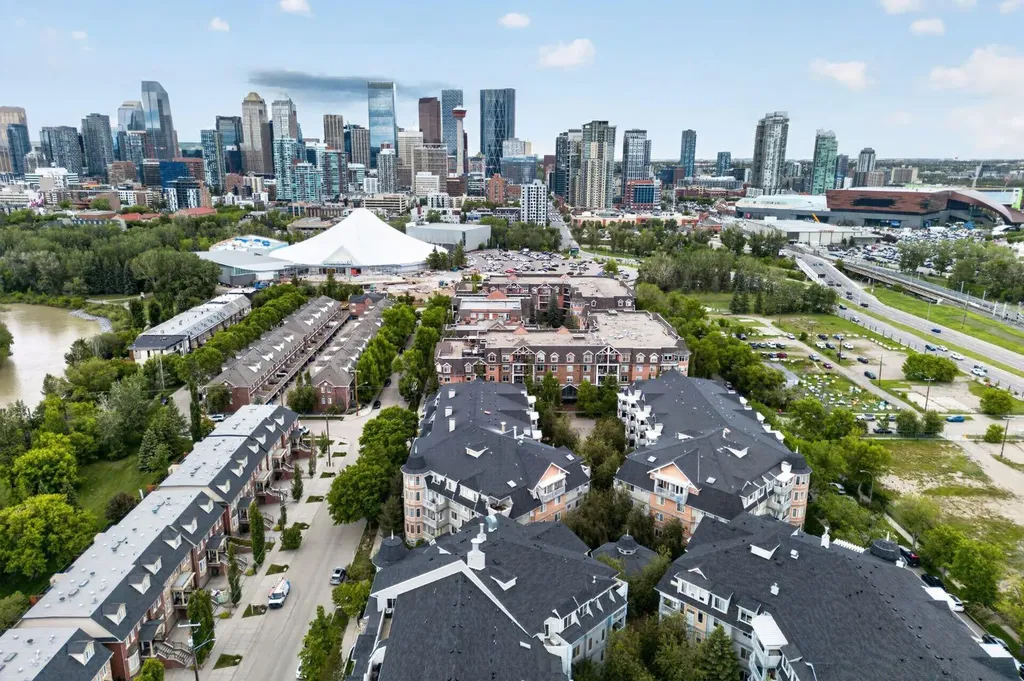 2416 Erlton Street SW Calgary AB T2S3B7