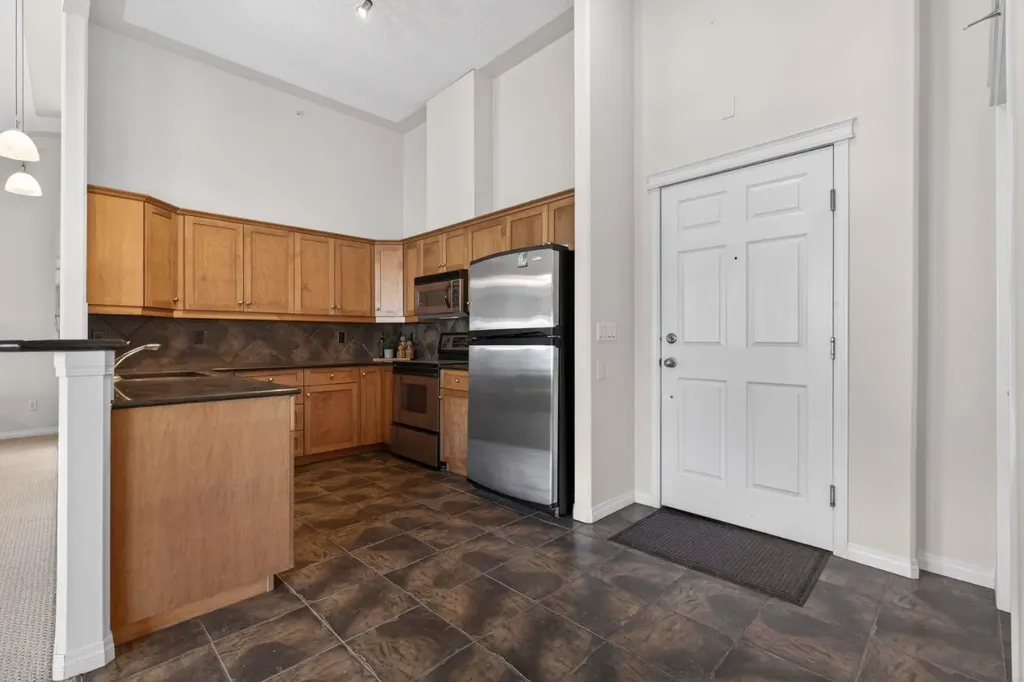 2416 Erlton Street SW Calgary AB T2S3B7
