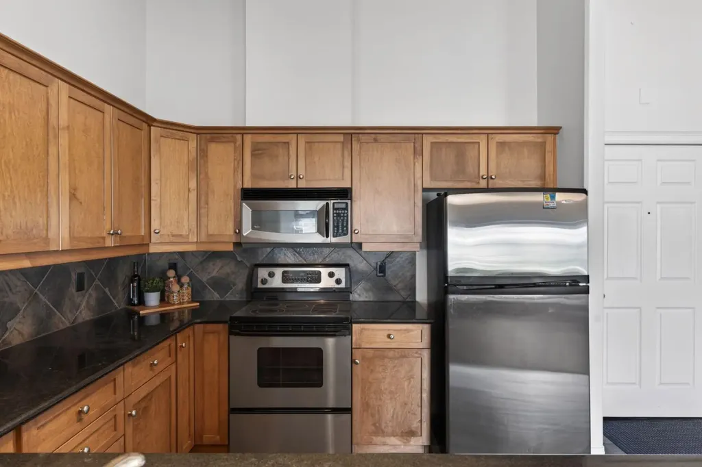 2416 Erlton Street SW Calgary AB T2S3B7