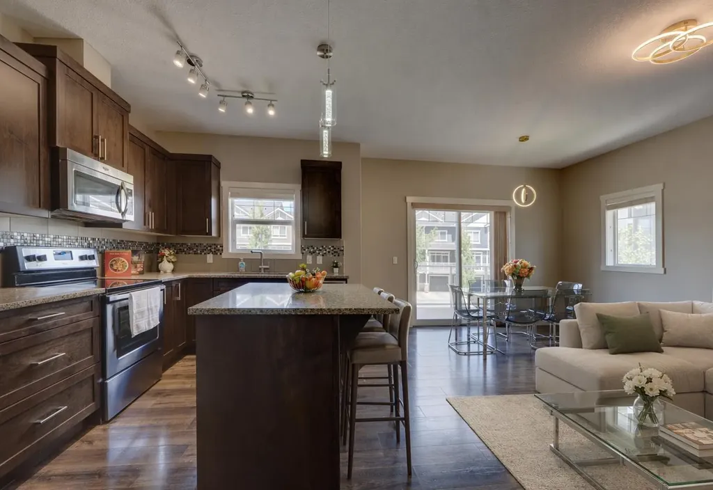 558 Evanston Manor NW Calgary AB T3P 0R8