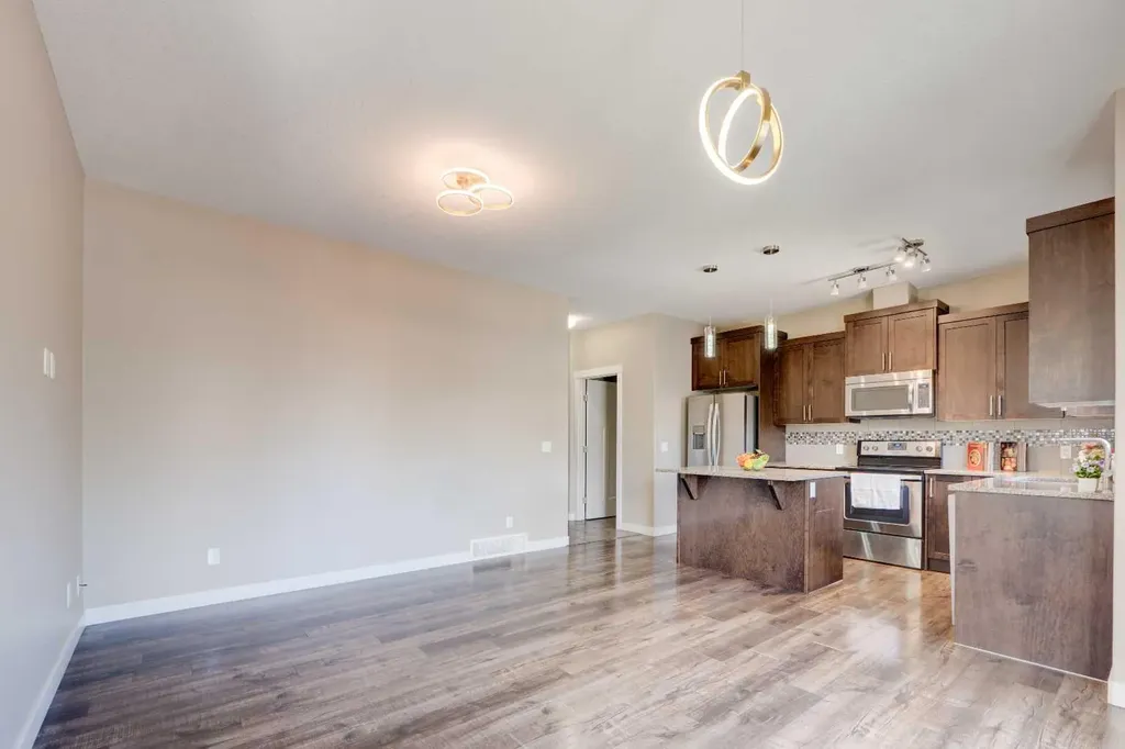 558 Evanston Manor NW Calgary AB T3P 0R8