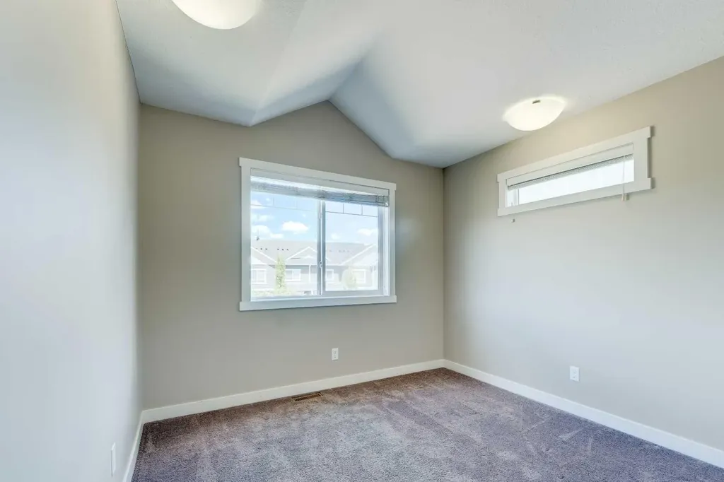 558 Evanston Manor NW Calgary AB T3P 0R8