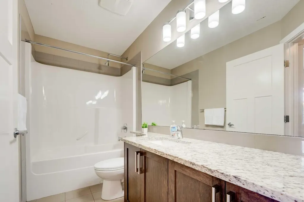558 Evanston Manor NW Calgary AB T3P 0R8