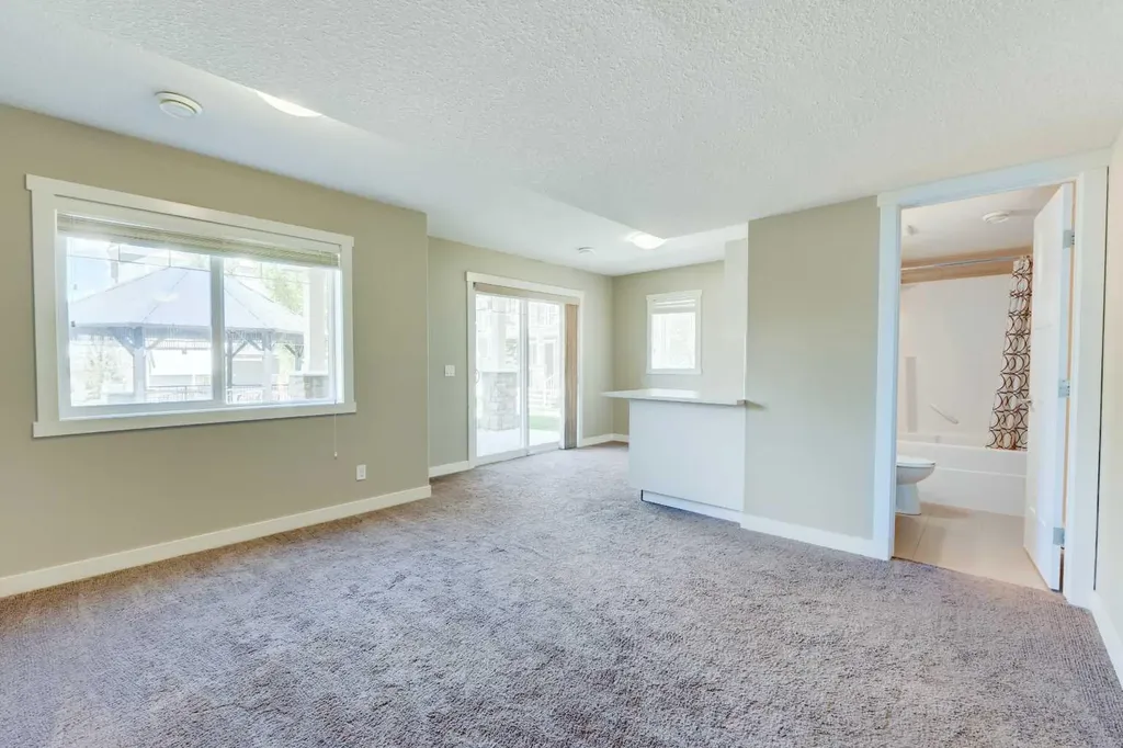 558 Evanston Manor NW Calgary AB T3P 0R8