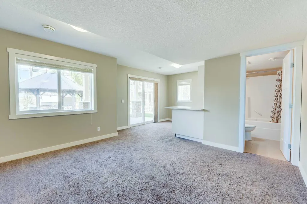558 Evanston Manor NW Calgary AB T3P 0R8
