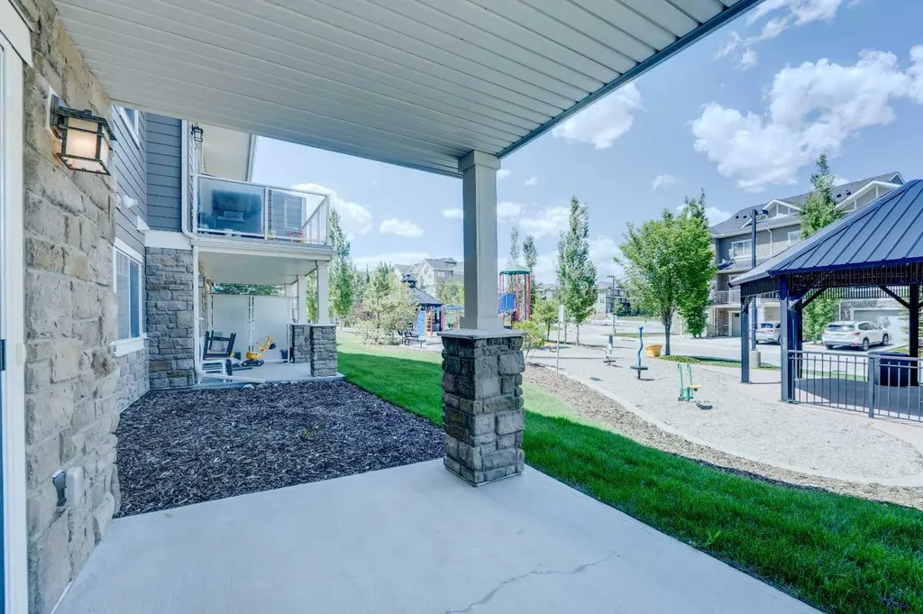 558 Evanston Manor NW Calgary AB T3P 0R8