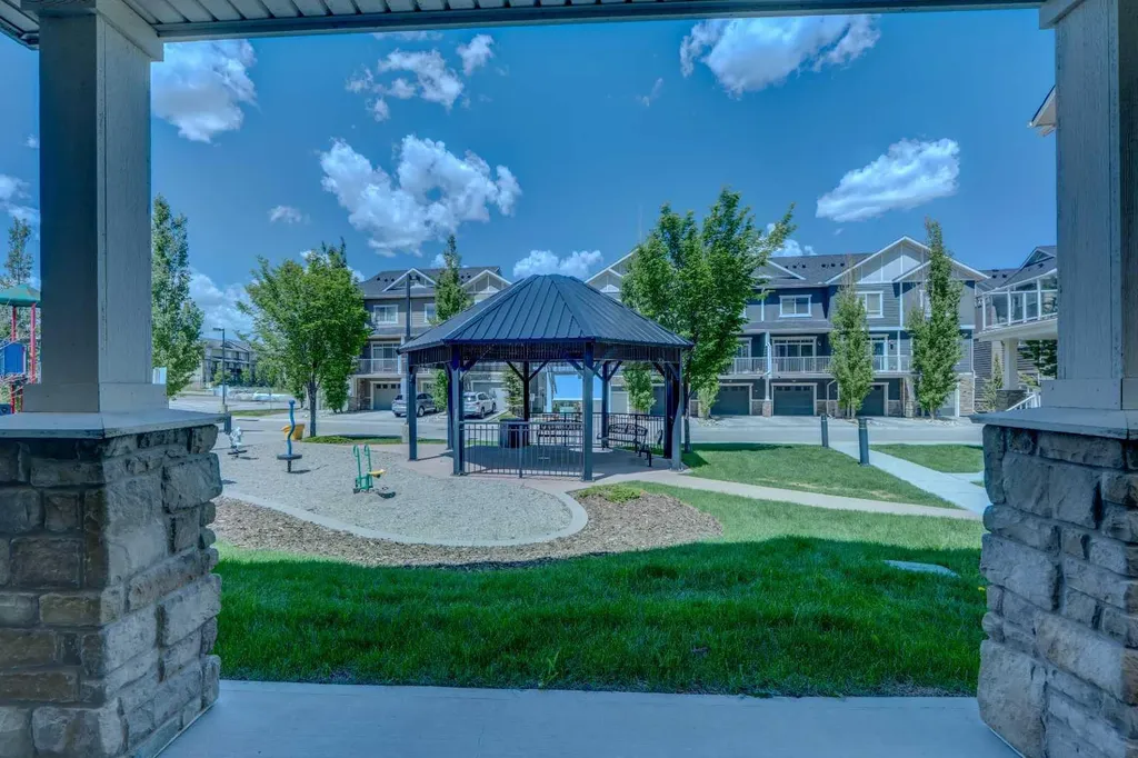 558 Evanston Manor NW Calgary AB T3P 0R8