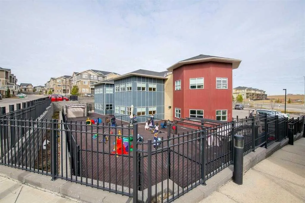 558 Evanston Manor NW Calgary AB T3P 0R8
