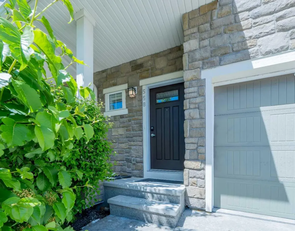 558 Evanston Manor NW Calgary AB T3P 0R8