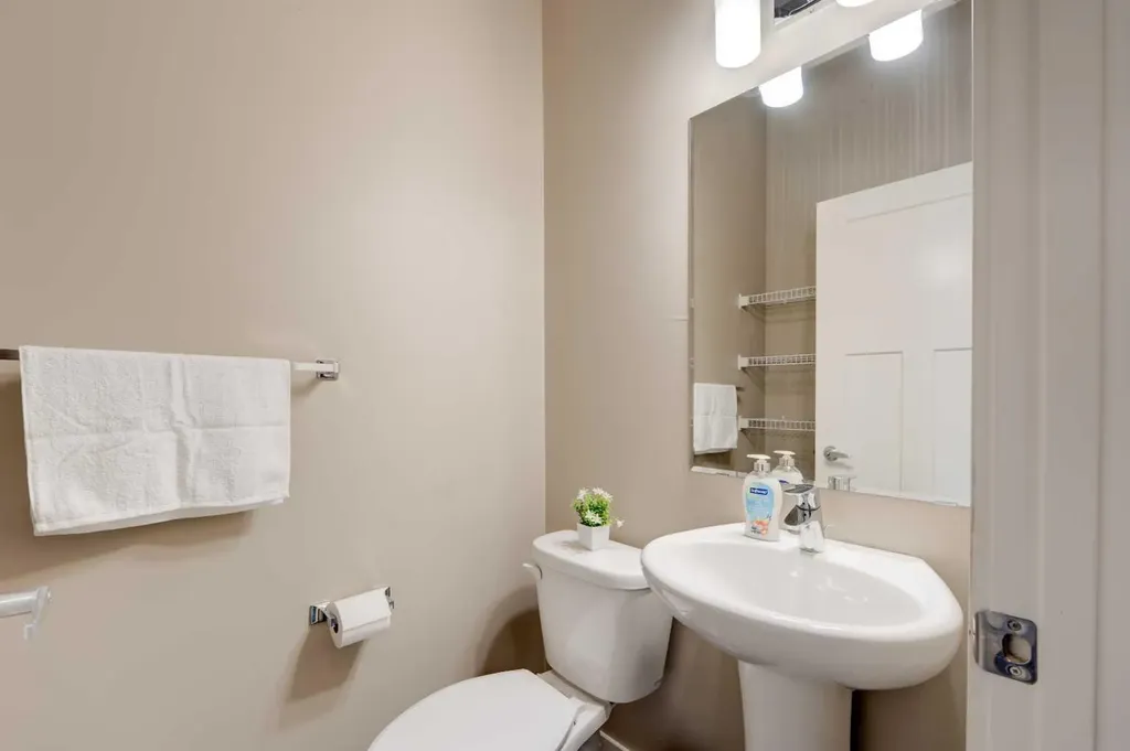 558 Evanston Manor NW Calgary AB T3P 0R8