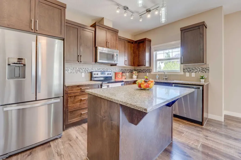558 Evanston Manor NW Calgary AB T3P 0R8