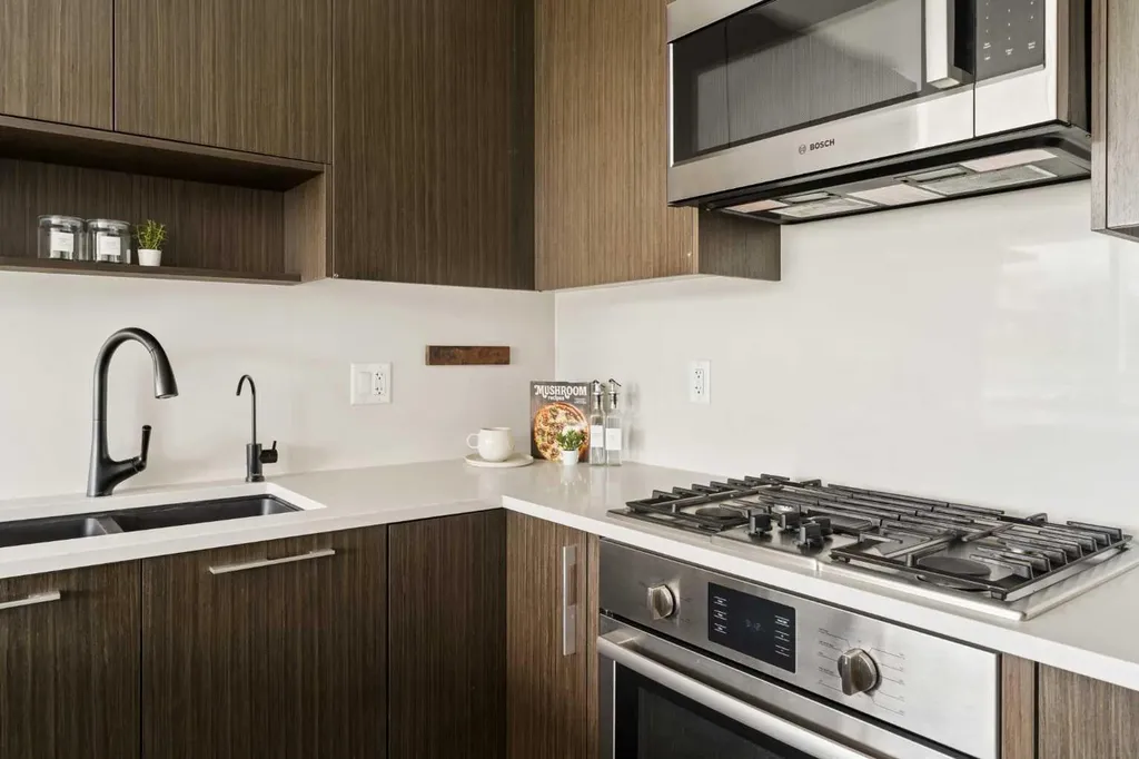 88 9 Street NE Calgary AB T2E 4E1