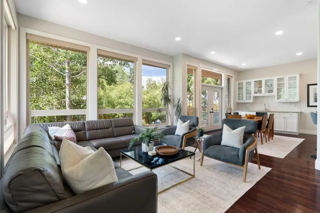 160 Posthill Drive SW Calgary AB T3H 0J1