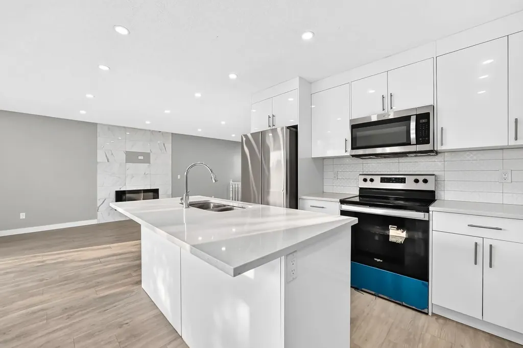 2703 60 Street NE Calgary AB T1Y 2G6