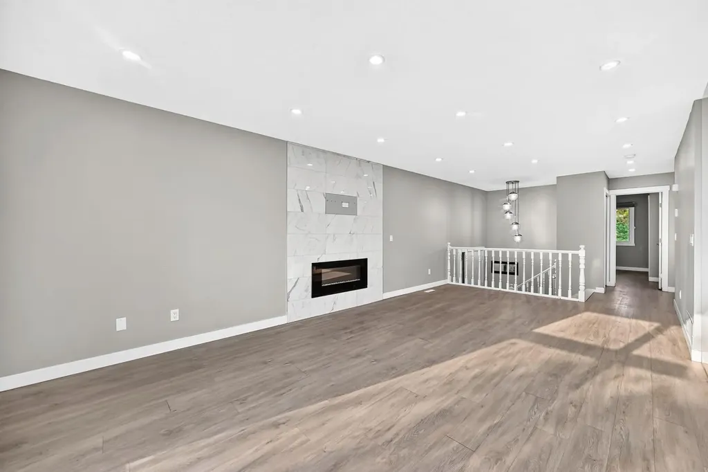 2703 60 Street NE Calgary AB T1Y 2G6